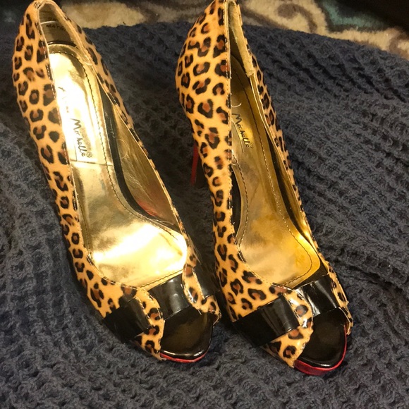 Anne Michelle Cheetah Heels - Picture 2 of 6